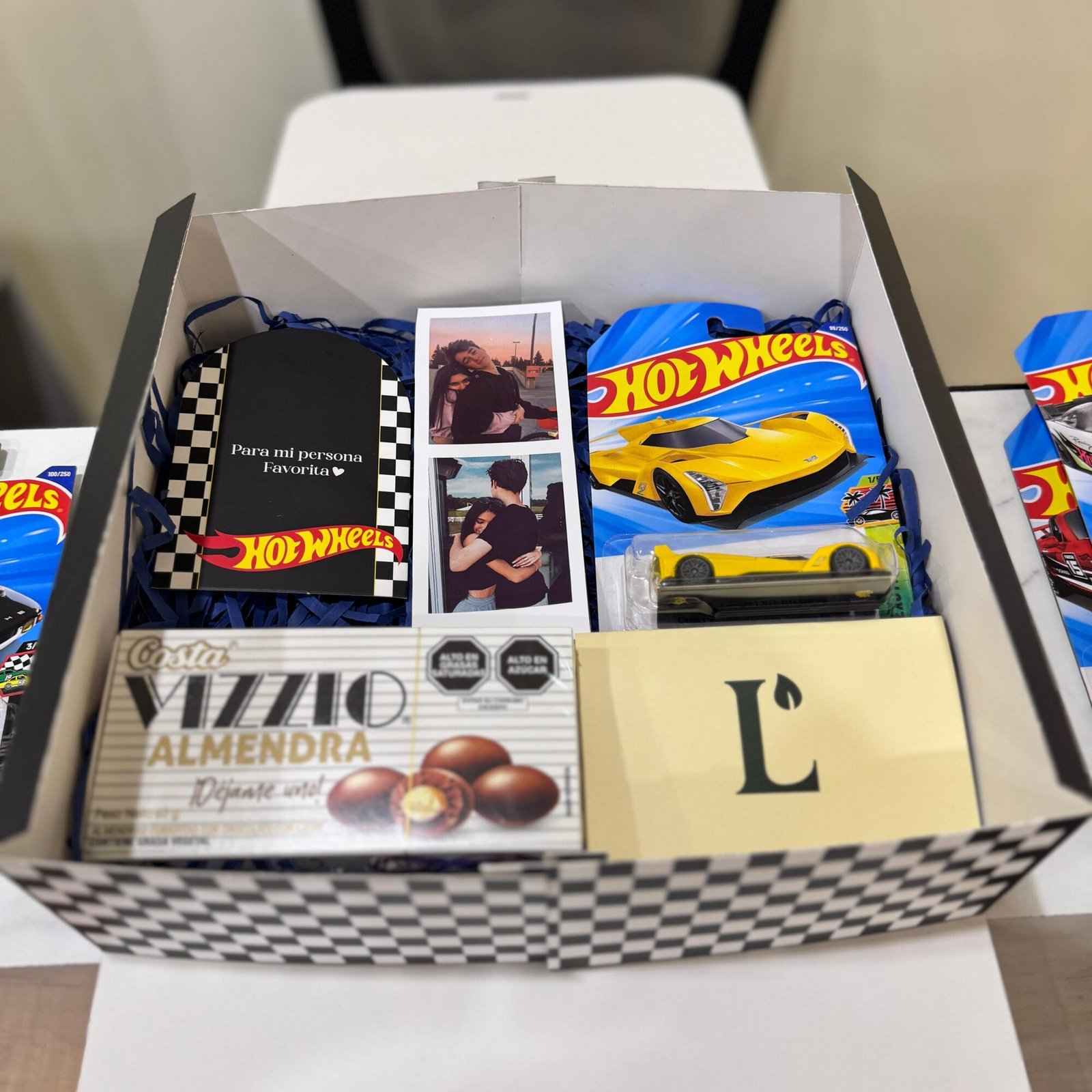 Box hot wheels 1