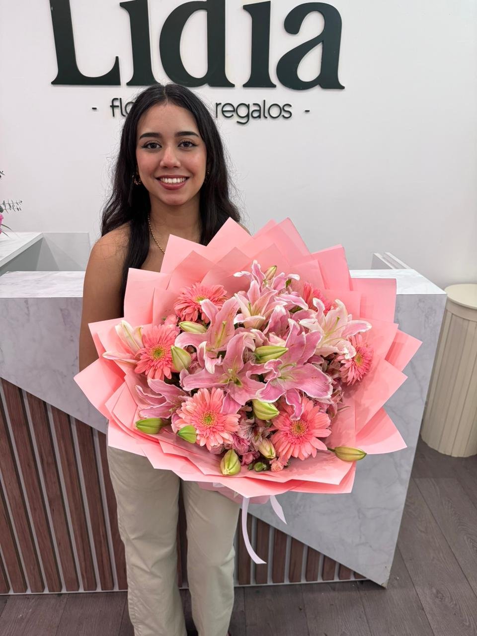 Lirios y gerberas deluxe - Imagen 2