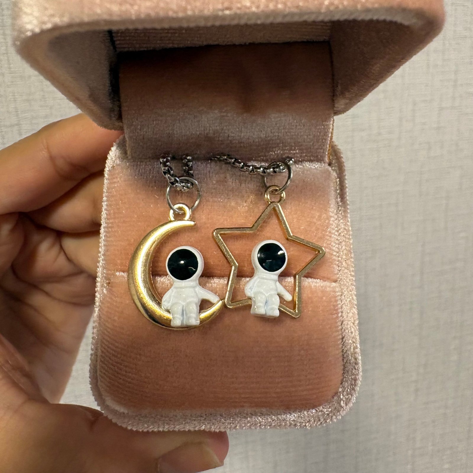 collar de pareja astronauta